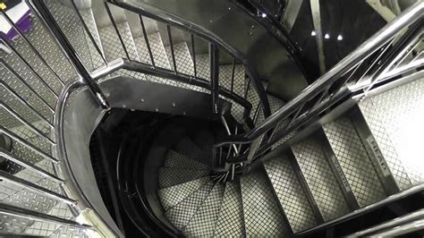 statue of liberty crown steps.